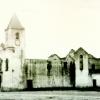 A antiga Igreja Matriz de Aveiras de Cima, já em avançado estado de degradação, sem o telhado. Arquivo de Eduardo Lopes Matias.
